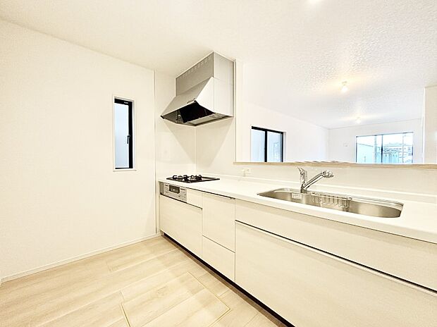 料理をしながらご家族との会話を楽しめる対面カウンターキッチン