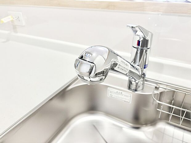 いつでも清潔なおいしいお水を。一つの水栓で水道水と浄水を使い分け。