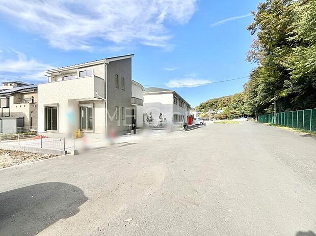 見通しの良さとともに、街並みに開放感を与えてくれます。