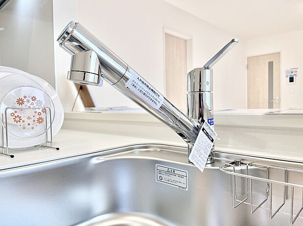 いつでも清潔なおいしいお水を。一つの水栓で水道水と浄水を使い分け。