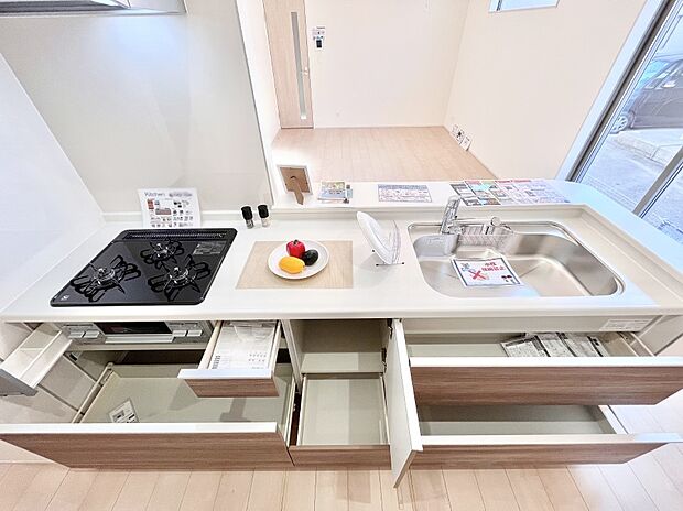 使いやすさを優先したスライド式収納タイプ！