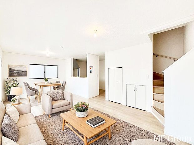 落ち着いた雰囲気のＬＤＫは家族みんなの快適空間※家具はCGです