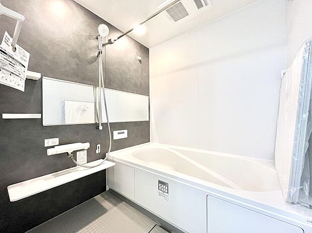 落ち着いた雰囲気でゆっくりお寛ぎいただけるバスルーム