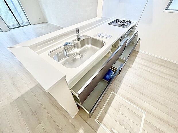 使いやすさを優先したスライド式収納タイプ!