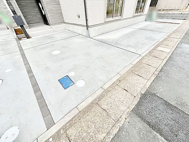 駐車2台可能！急なお客様の駐車に。また、ご家族の自転車スペースとしても大活躍。