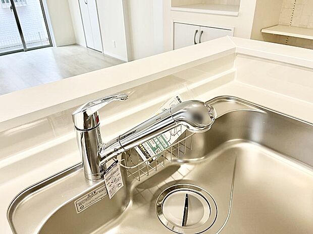 浄水器一体型のキッチンで洗い物用・料理用と切り替え簡単!
