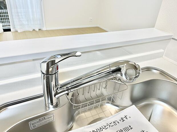 いつでも清潔なおいしいお水を。一つの水栓で水道水と浄水を使い分け。