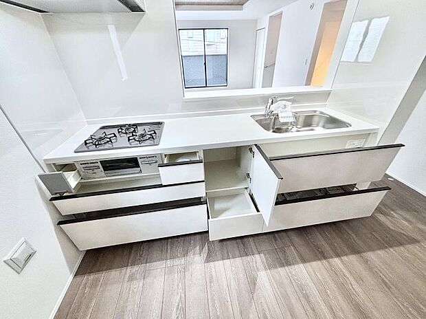 使いやすさを優先したスライド式収納タイプ！