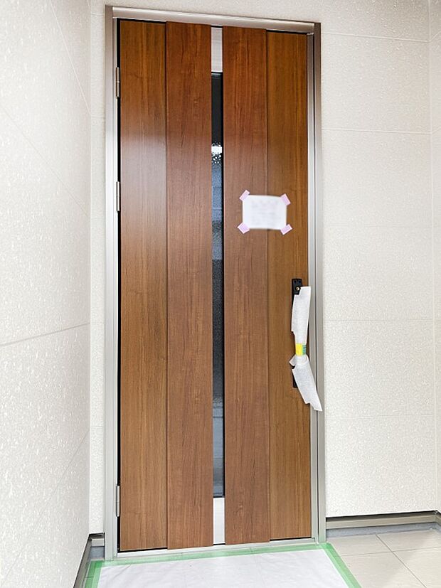 大切な家族、来客を出迎える玄関。