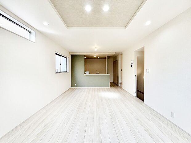 折上天井がリビングに開放感をプラス!家族みんながゆったり寛げます。