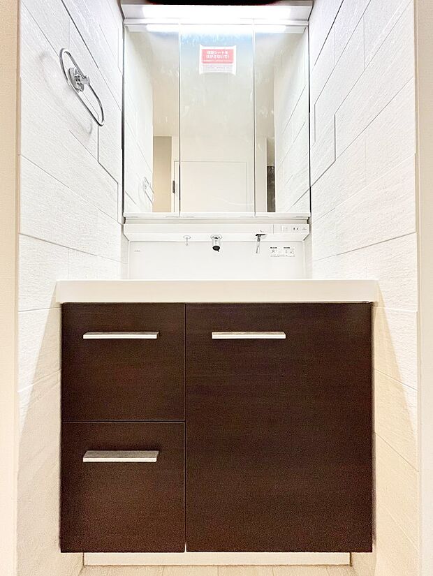 収納力と機能性に優れた洗面化粧台  