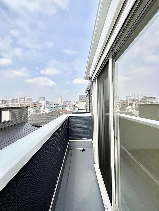 風通しの良いバルコニー  