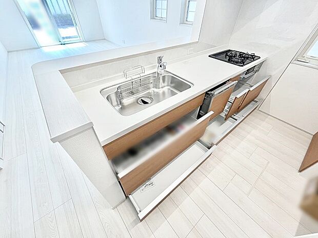 使いやすさを優先したスライド式収納タイプ！