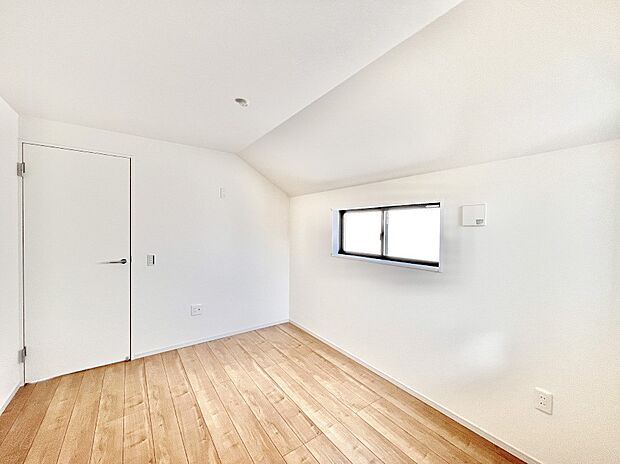 使いやすい形でベットや家具の置き方にも困ることもありません。   