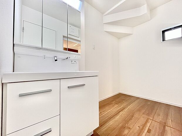 身支度もスムーズにおこなえる脱衣場