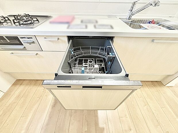 面倒なお片づけは食洗機にお任せ！家事の負担が減って、時間にも気持ちにもゆとりができます。