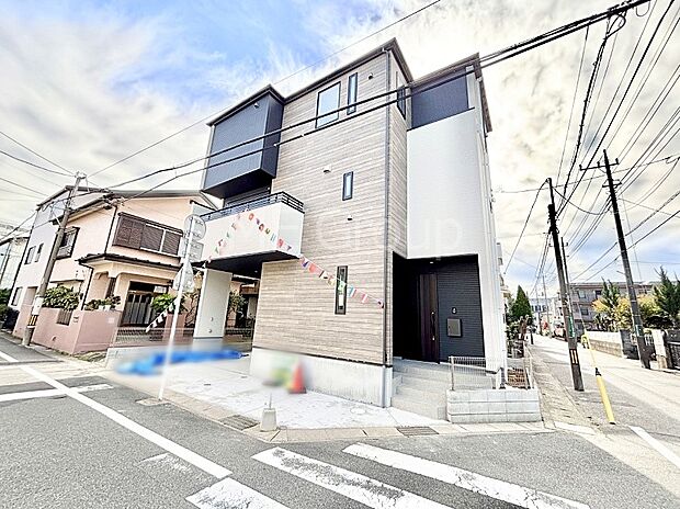 洗練された外観、上質な住空間が広がる室内は永く安心して過ごせる住居です。