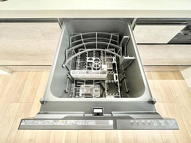 面倒なお片づけは食洗機にお任せ！家事の負担が減って、時間にも気持ちにもゆとりができます。