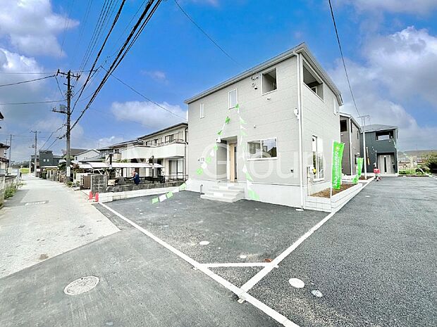 たっぷりの陽光と心地よい風が舞い込む住まい 