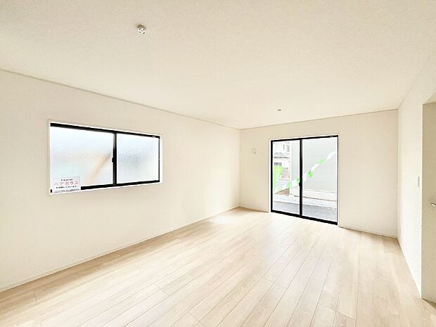 家族の笑顔が自然と生まれてくる、そんな雰囲気のダイニングに仕上がっています