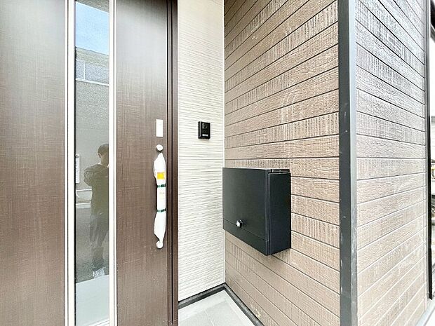 シンプルデザインのポスト。