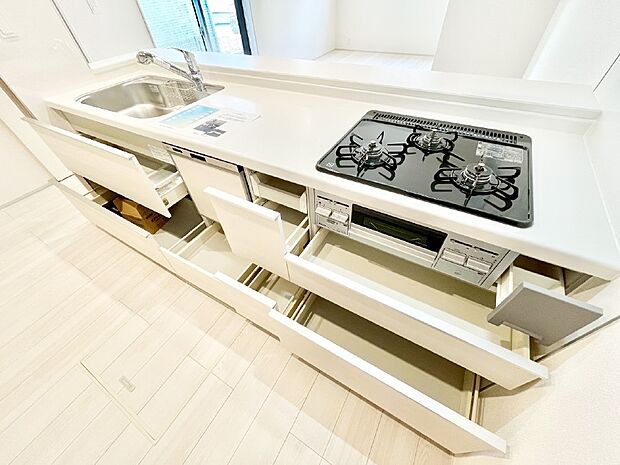 使いやすさを優先したスライド式収納タイプ!