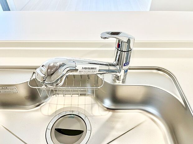 いつでも清潔なおいしいお水を。一つの水栓で水道水と浄水を使い分け。