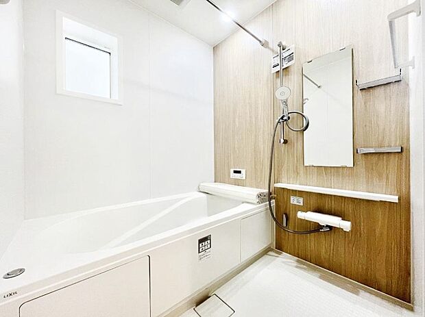 浴室乾燥機付きのバスルームでいつでも快適なバスタイムが楽しめます!