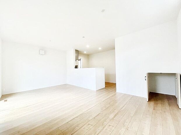 家族の笑顔が自然と生まれてくる、そんな雰囲気のダイニングに仕上がっています。