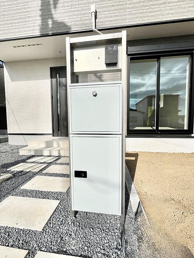 表札・インターホン・ポストをひとつに集約