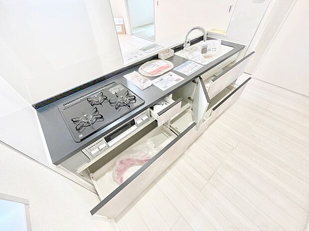 使いやすさを優先したスライド式収納タイプ！