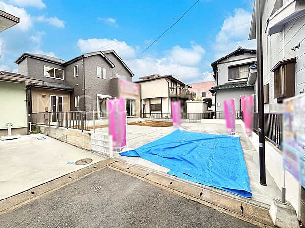 前面道路はきちんと整備されています  