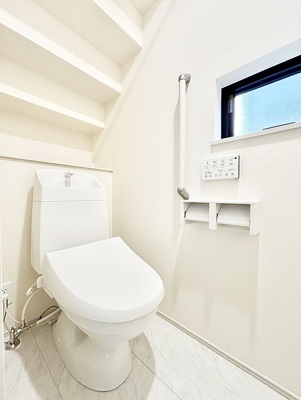 トイレは温水洗浄機能付き