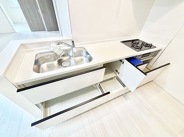 使いやすさを優先したスライド式収納タイプ!