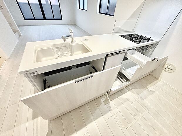 使いやすさを優先したスライド式収納タイプ！