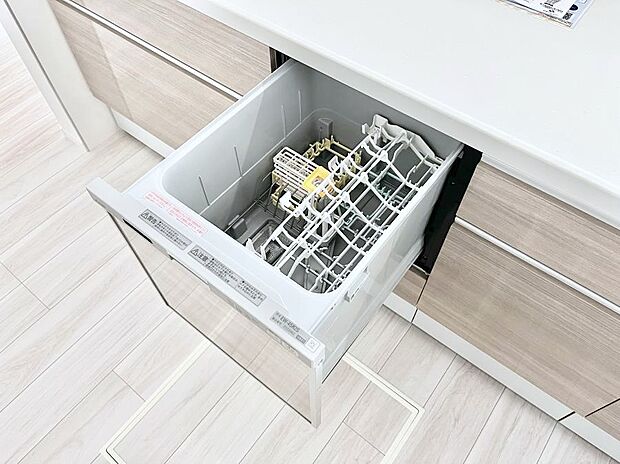 面倒なお片づけは食洗機にお任せ！家事の負担が減って、時間にも気持ちにもゆとりができます。