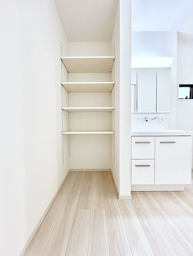 便利なリネン庫で、スッキリした使いやすい洗面室に  