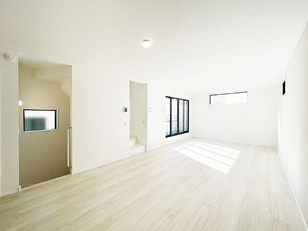 落ち着いた雰囲気のLDKは家族みんなの快適空間