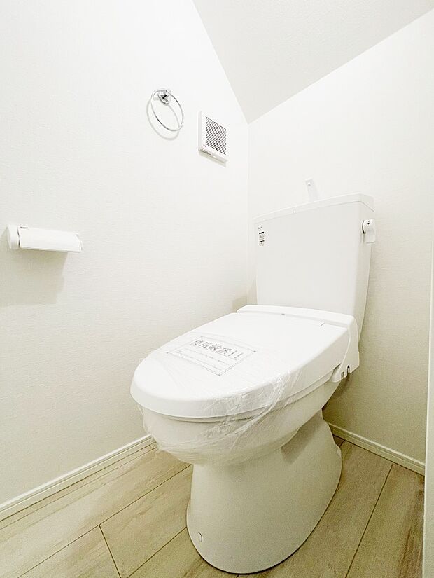 トイレは温水洗浄機能付き