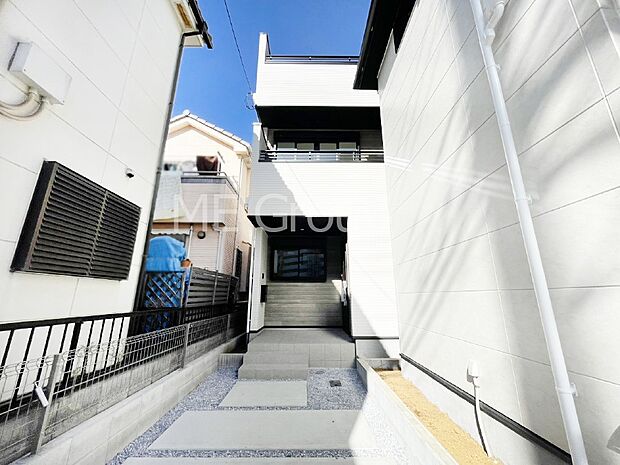 溢れる陽光でご家族の笑顔も輝く