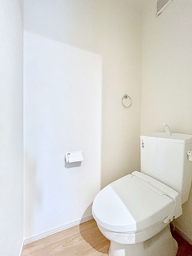 トイレは安心の2箇所！朝のバタバタも一安心です。 