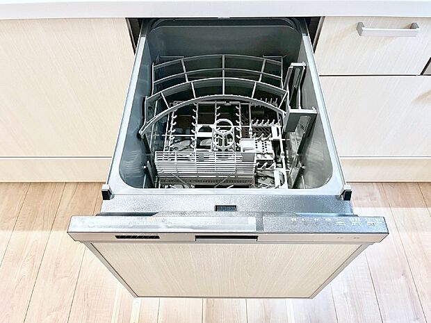 面倒なお片づけは食洗機にお任せ！家事の負担が減って、時間にも気持ちにもゆとりができます。