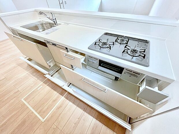 使いやすさを優先したスライド式収納タイプ！