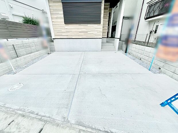 並列2台駐車可能なゆとりのカースペース 