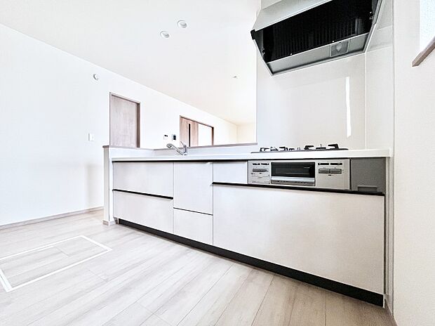 料理をしながらでもご家族との会話を楽しめる対面キッチン