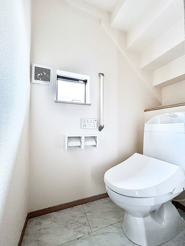 トイレは安心の2箇所！朝のバタバタも一安心です。 