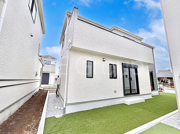 洗練された外観、上質な住空間が広がる室内は永く安心して過ごせる住居です。 