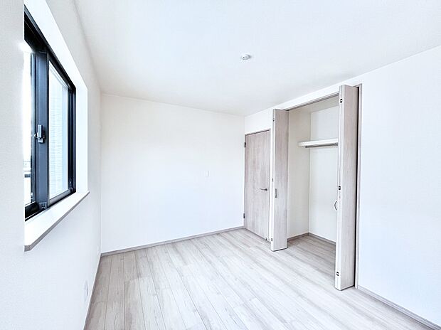 収納が充実しているので、居住スペースを広く使えます。 