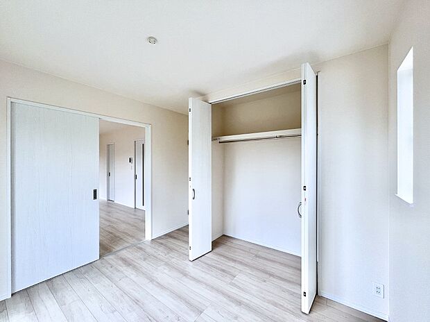 子供部屋にもおすすめな収納スペースたっぷりの居室