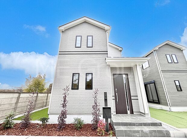 洗練された外観、上質な住空間が広がる室内は永く安心して過ごせる住居です。